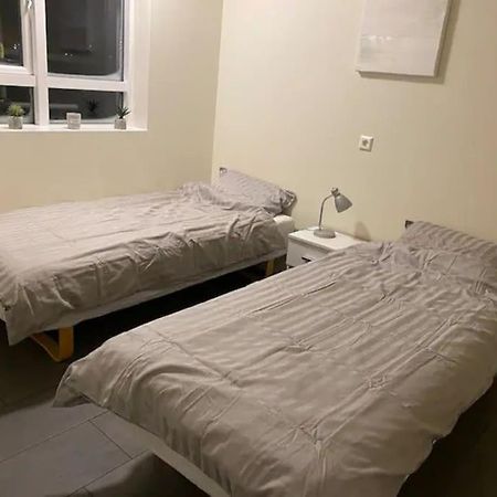 Husavik 2 Bedroom Apartment מראה חיצוני תמונה